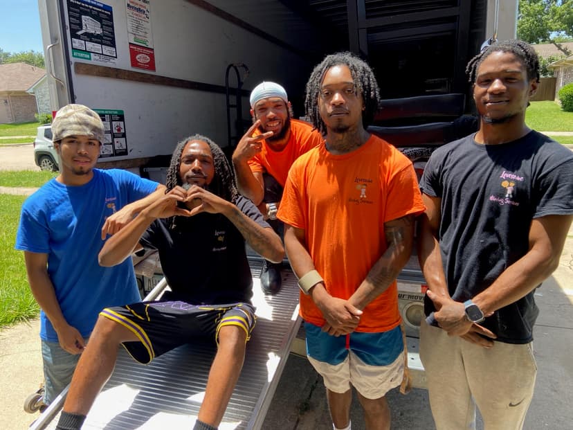 Lovesome Moving team in action